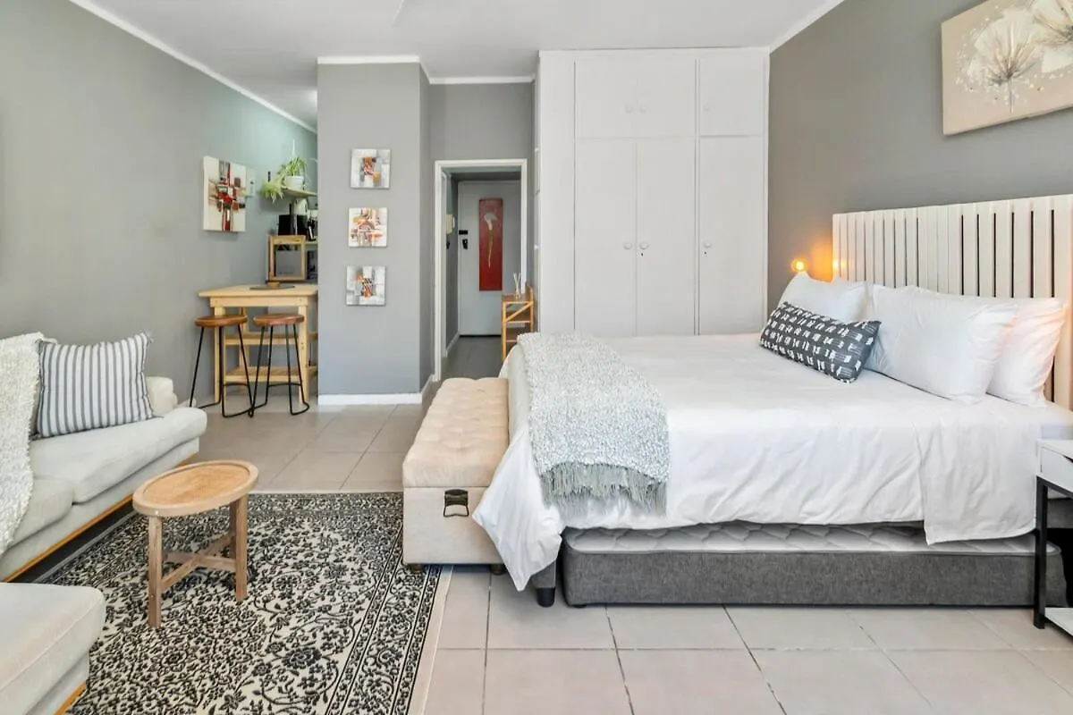 Modern Cape Town City Centre Apartment