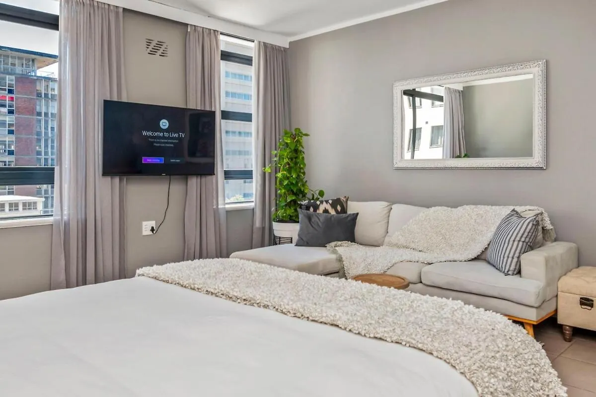 Modern Cape Town City Centre Apartment